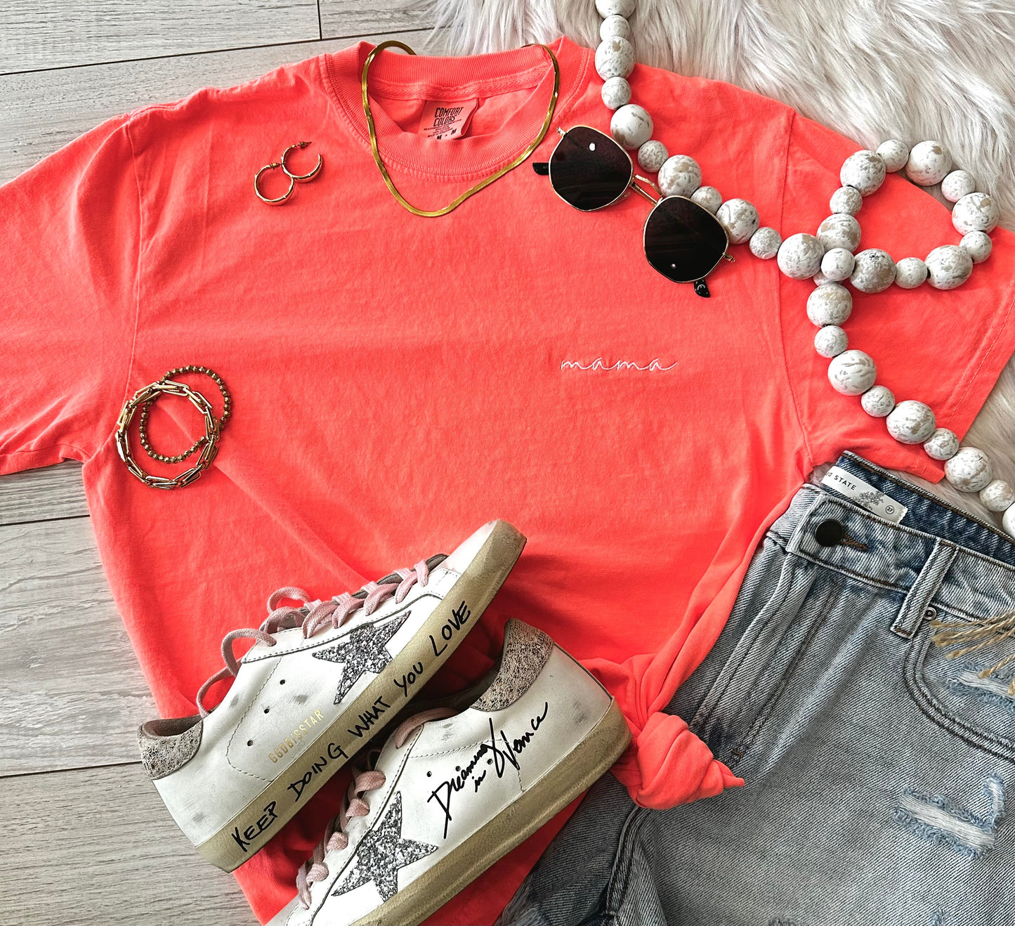 embroidered mama tee
