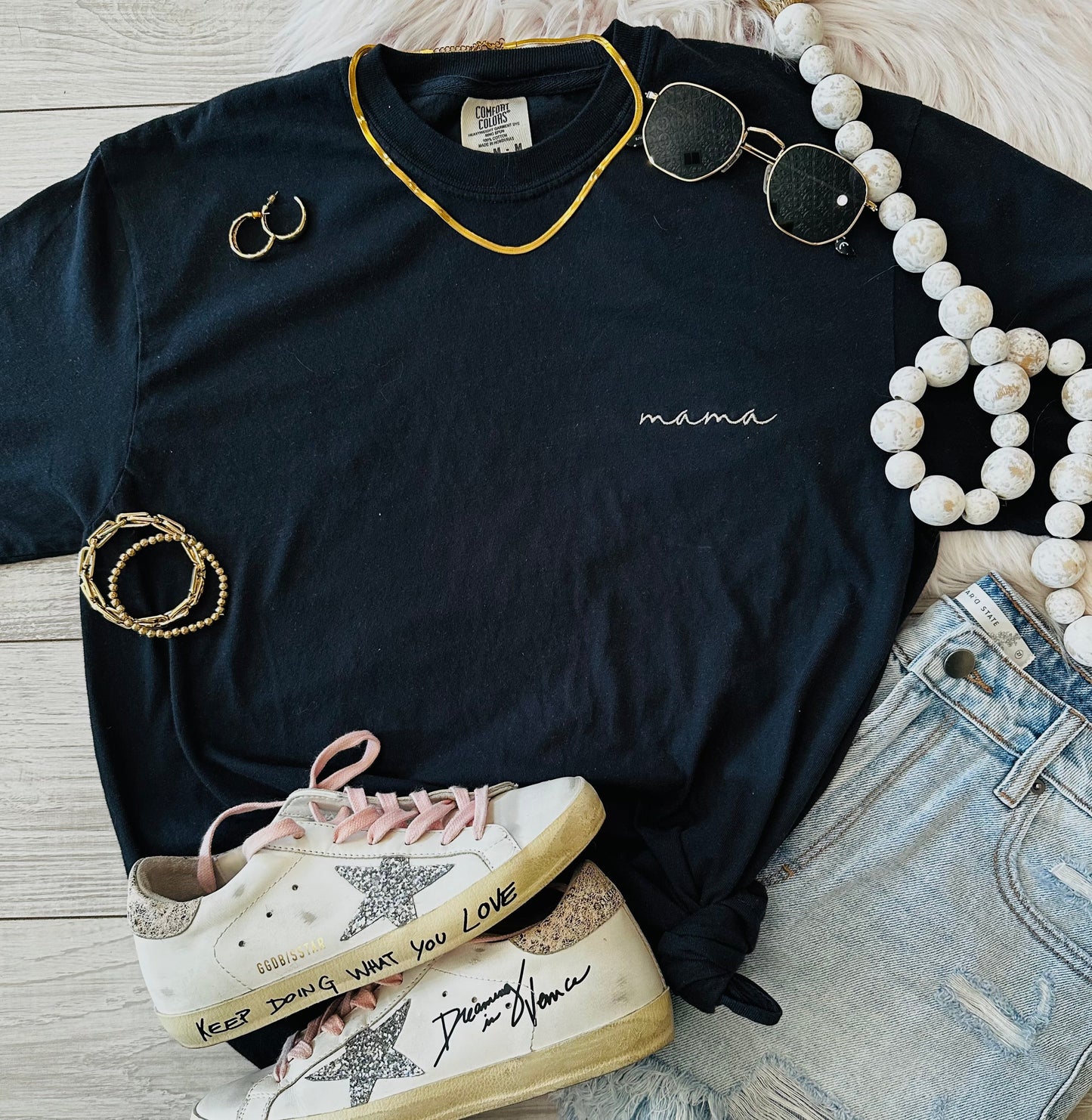 embroidered mama tee