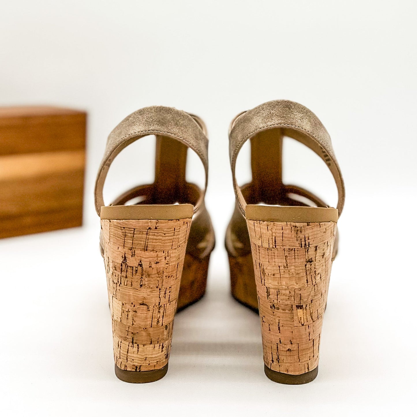 Very Volatile Laredo Wedge in Beige