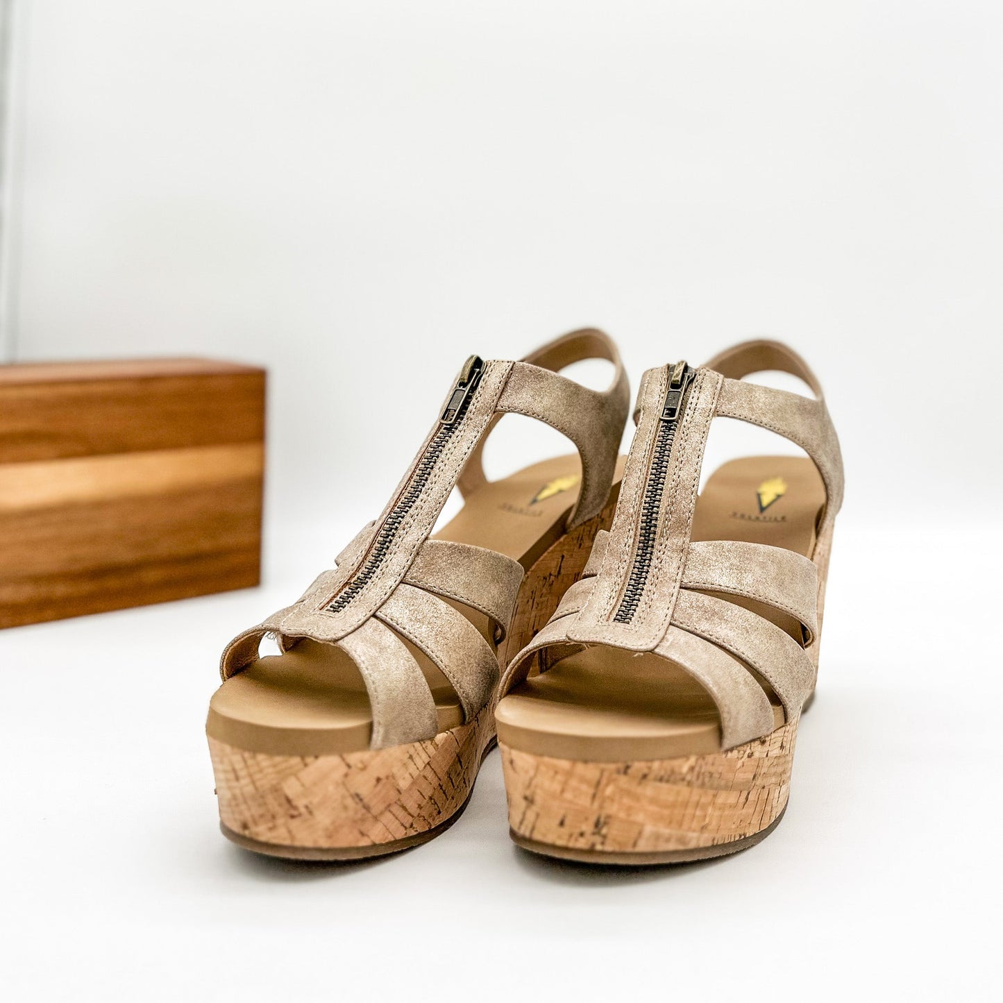 Very Volatile Laredo Wedge in Beige